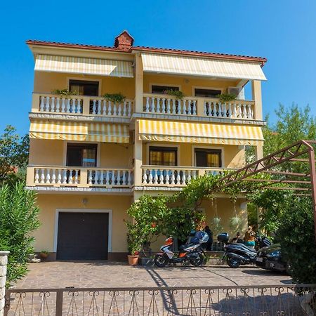 Apartman Laura セルツェ エクステリア 写真