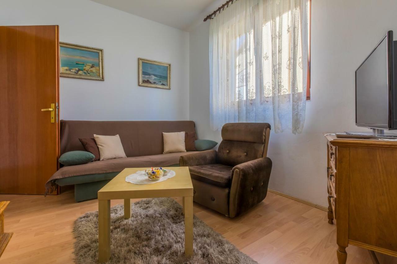 Apartman Laura セルツェ エクステリア 写真