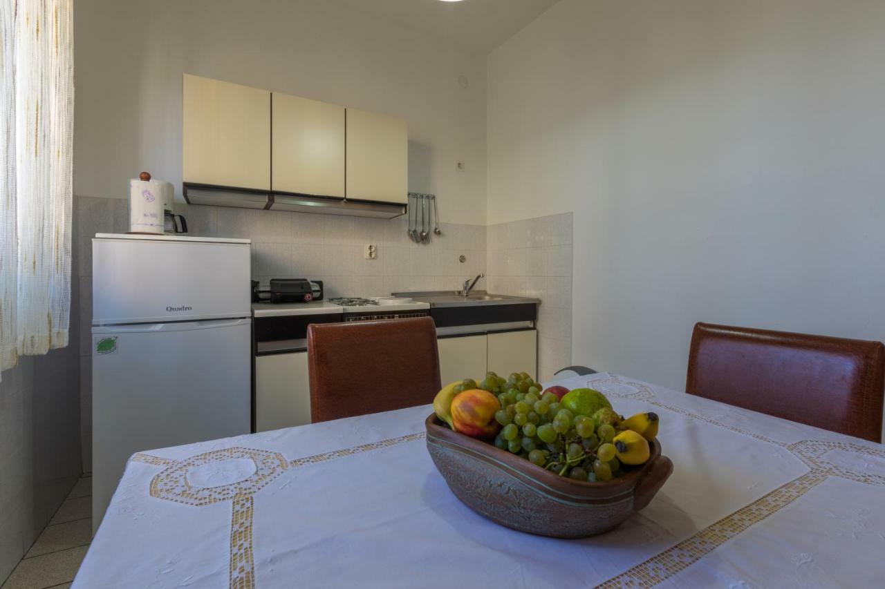 Apartman Laura セルツェ エクステリア 写真